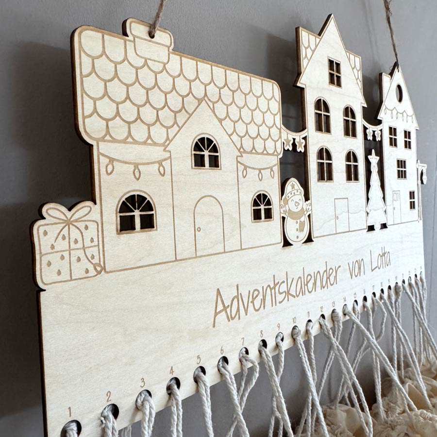 Adventskalender personalisiert – mit Gravur & 24 Löchern