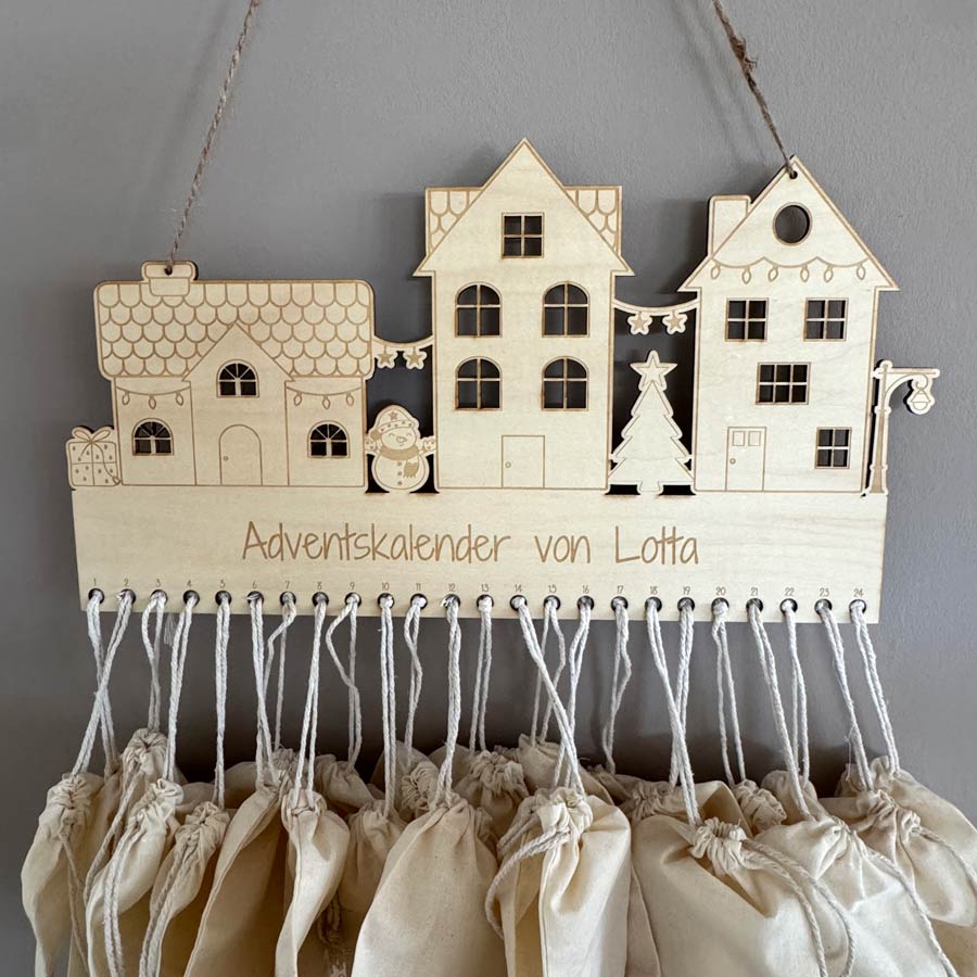 Adventskalender personalisiert – mit Gravur & 24 Löchern