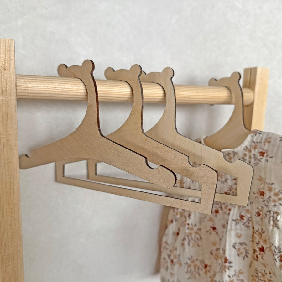 Puppen-Kleiderbügel mit Öhrchen – 8er Set aus Birkenholz